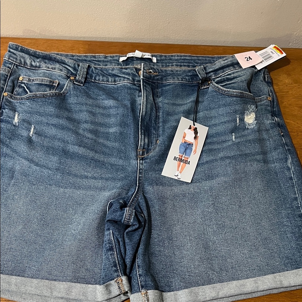 Celebrity Pink Blue Denim Bermuda Shorts Size 24W